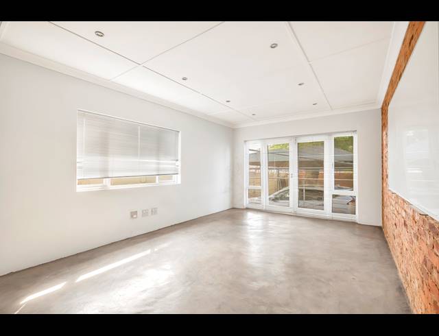 329M² BUSINESS FOR SALE IN GREENSIDE